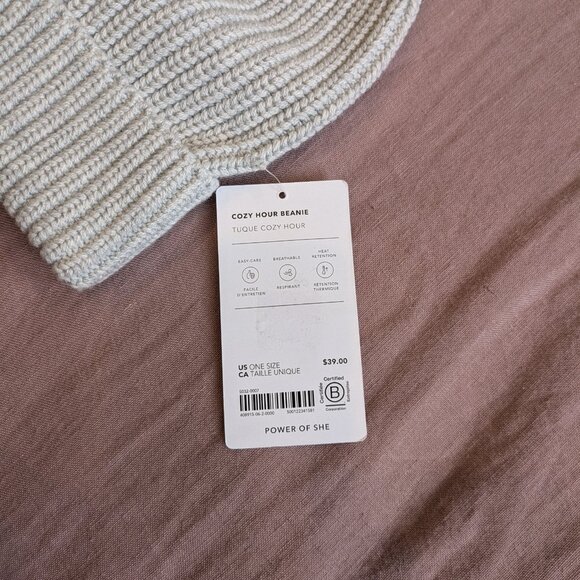 🌸 Athleta Cozy Hour Beanie in Quartz Heather Gray Color NWT - Picture 4 of 9